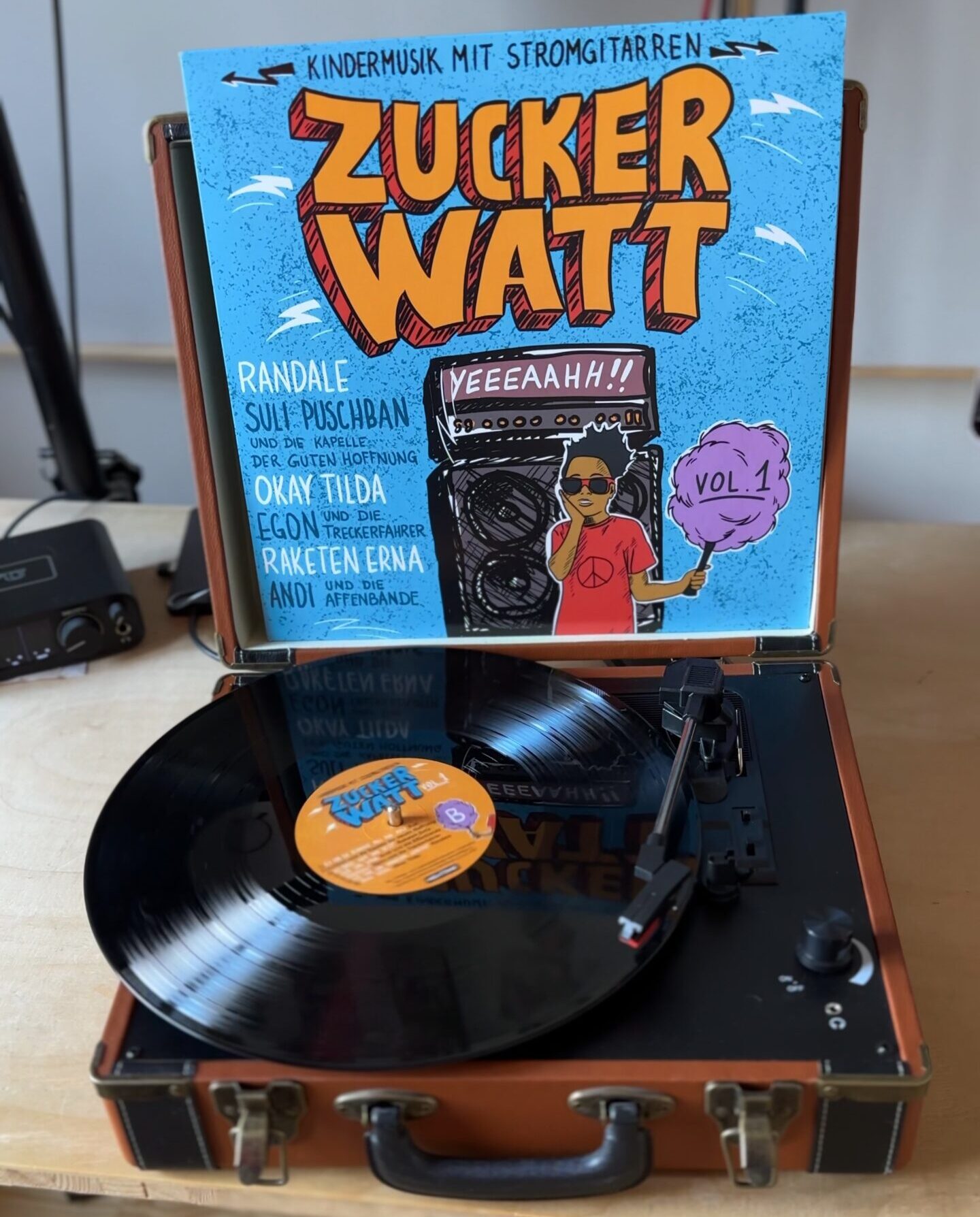 Vinyl-Sampler ZUCKERWATT – Kindermusik mit Stromgitarren Vol I – Bild 2
